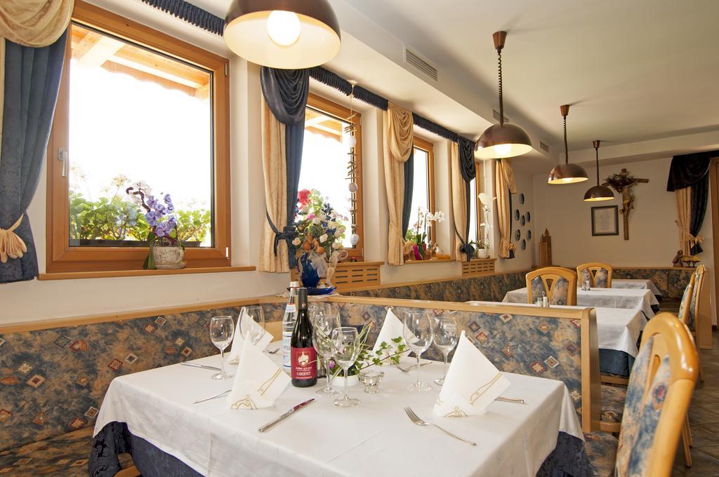 Gasthaus Jaufenblick San Martino In Passiria  Exterior photo